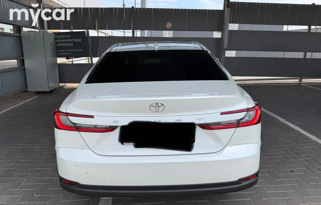 Toyota Camry 2025