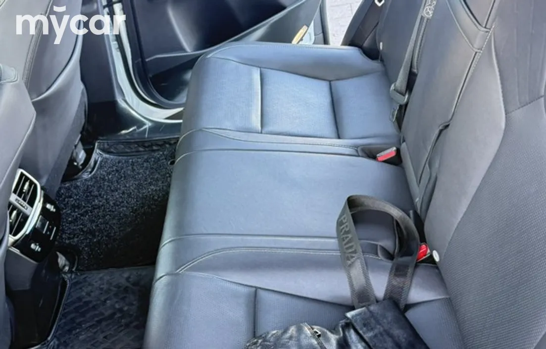 Lexus RX 2023