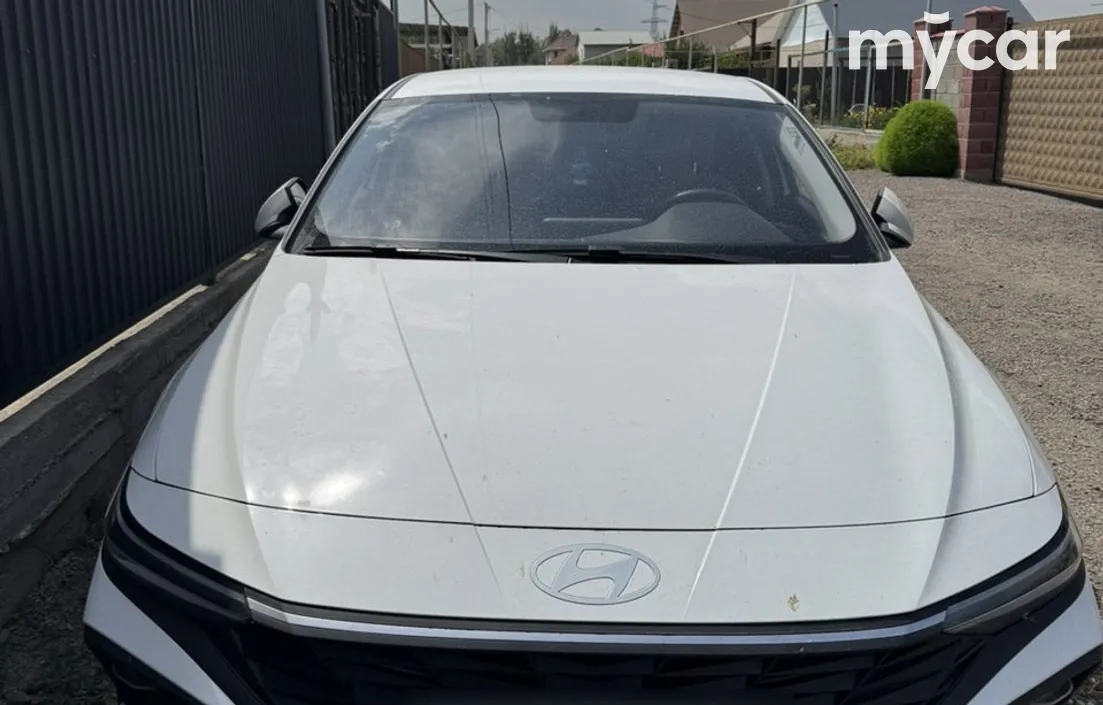 Hyundai Elantra 2024