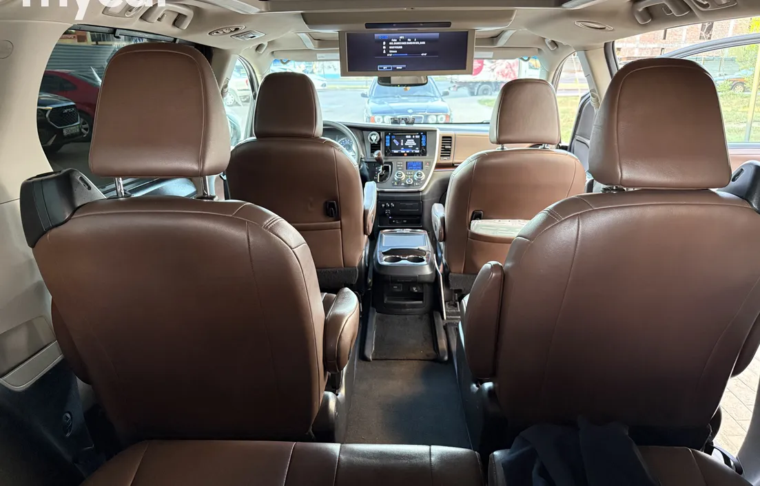 Toyota Sienna 2015