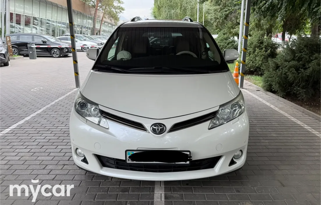 Toyota Previa 2019