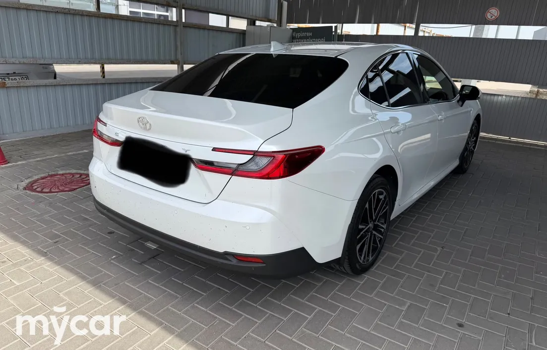 Toyota Camry 2025