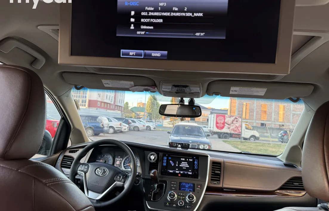 Toyota Sienna 2015