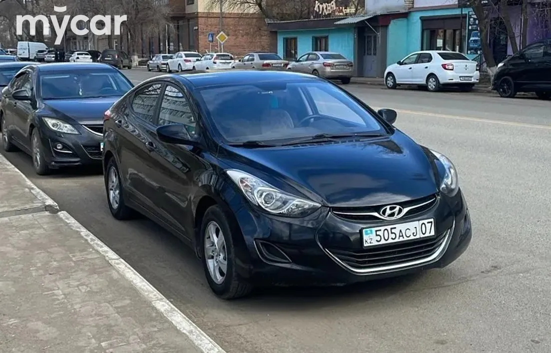 Hyundai Elantra 2013