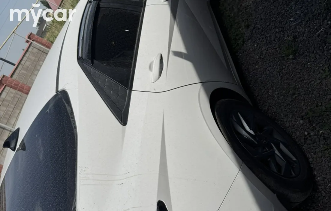 Hyundai Elantra 2024
