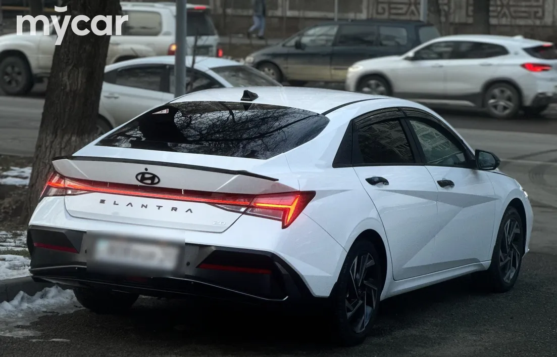Hyundai Elantra 2024