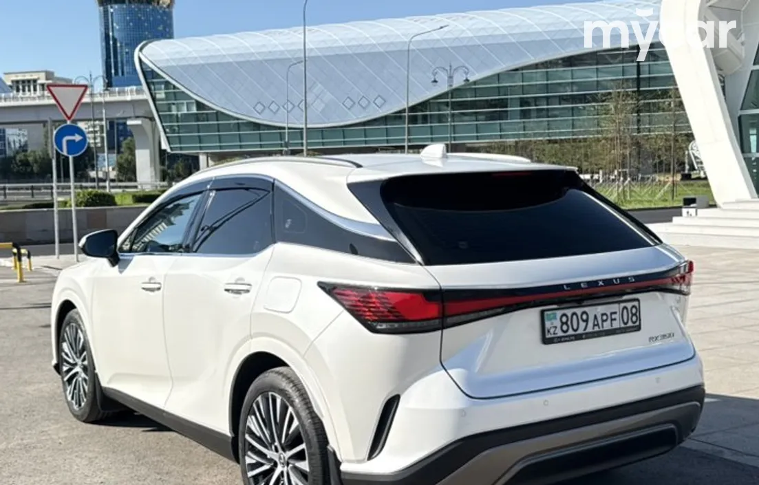 Lexus RX 2023