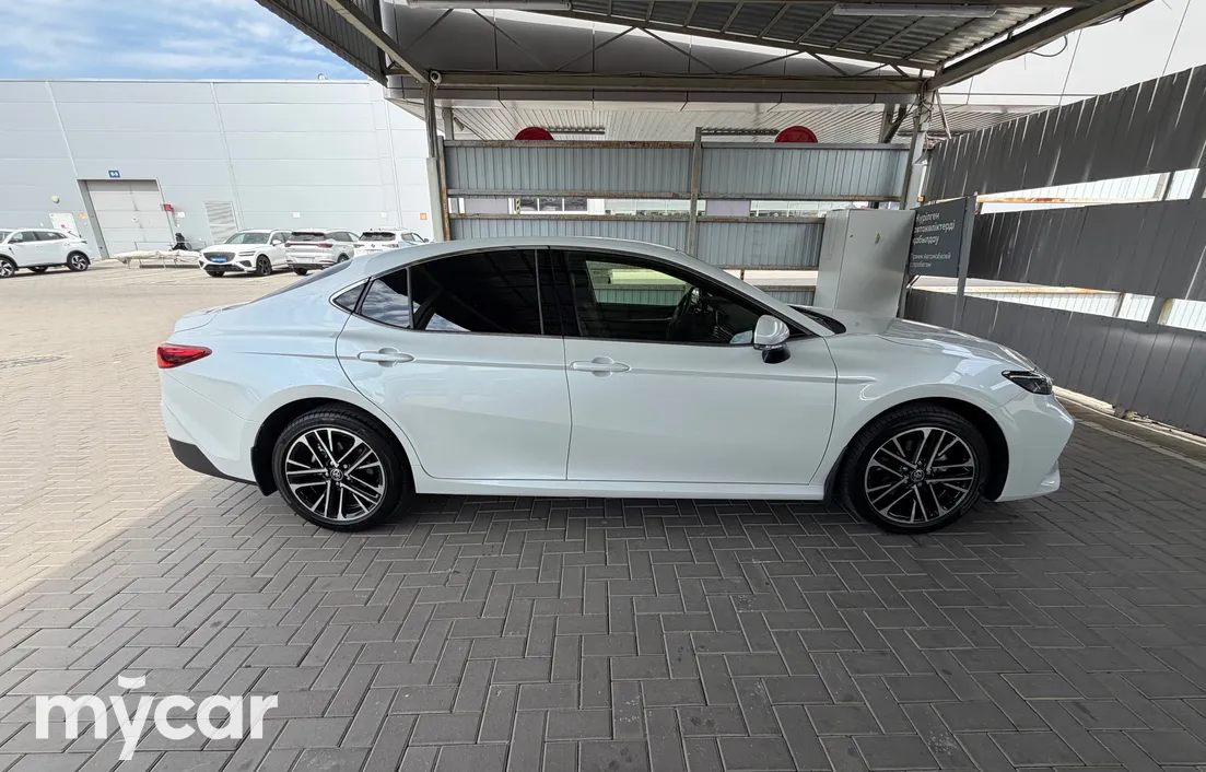 Toyota Camry 2025