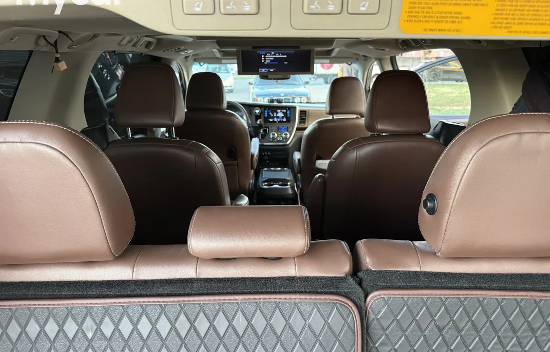 Toyota Sienna 2015