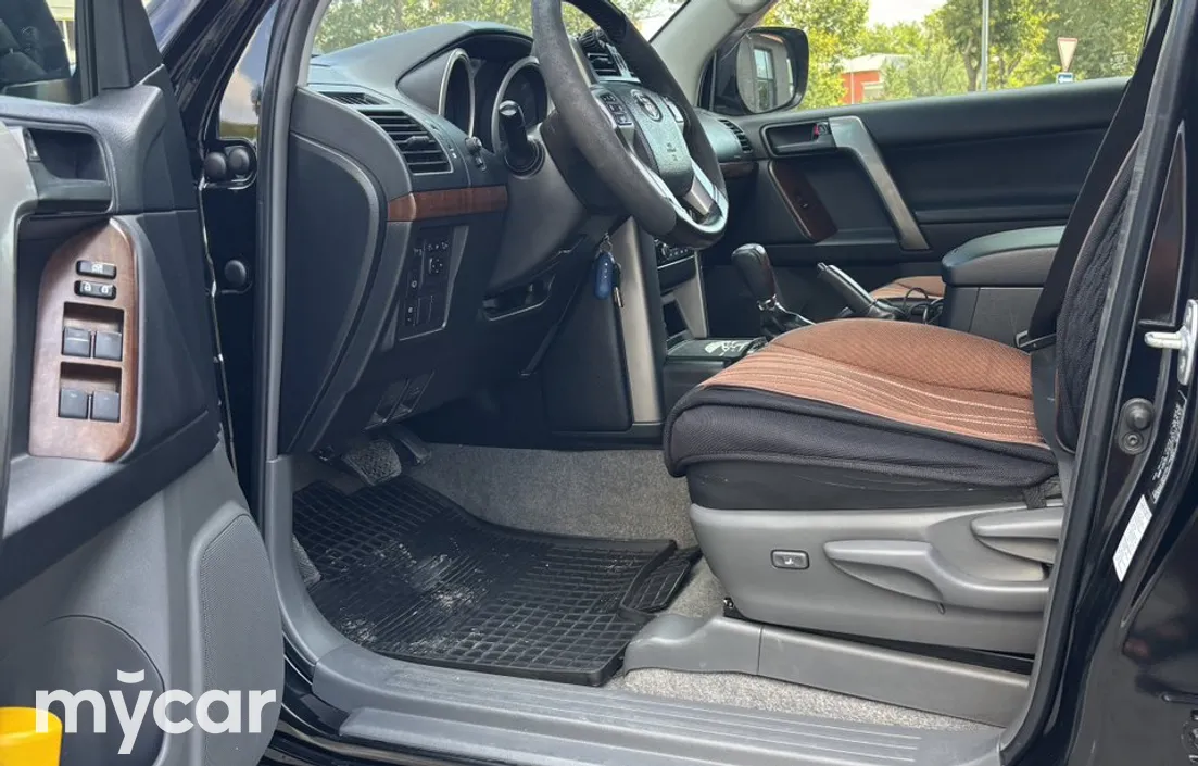 Toyota Land Cruiser Prado 2012