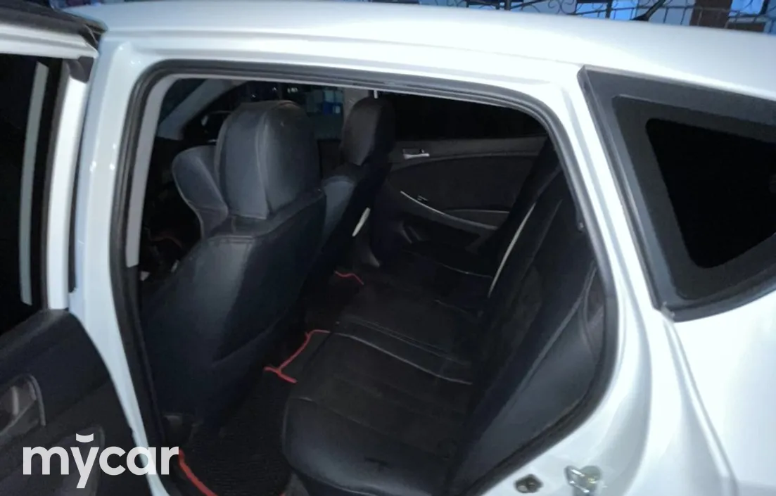 Hyundai Accent 2014