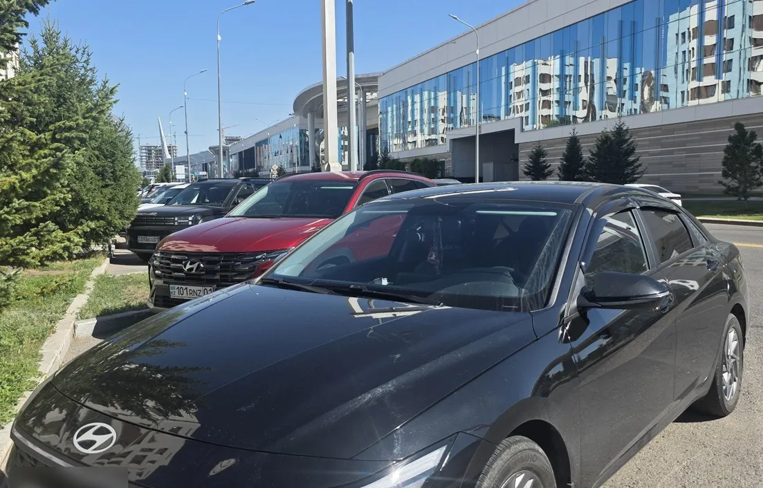 Hyundai Elantra 2025