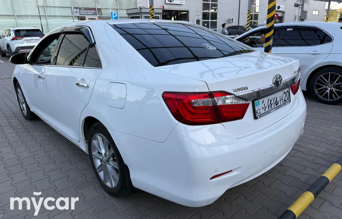 Toyota Camry 2014