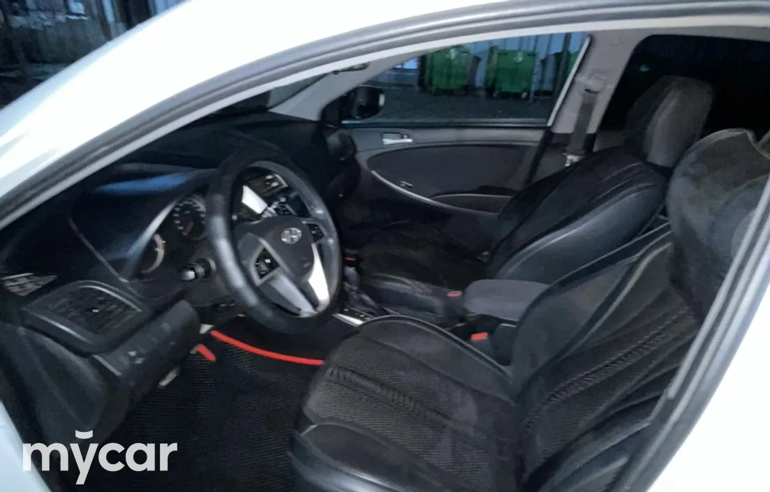 Hyundai Accent 2014