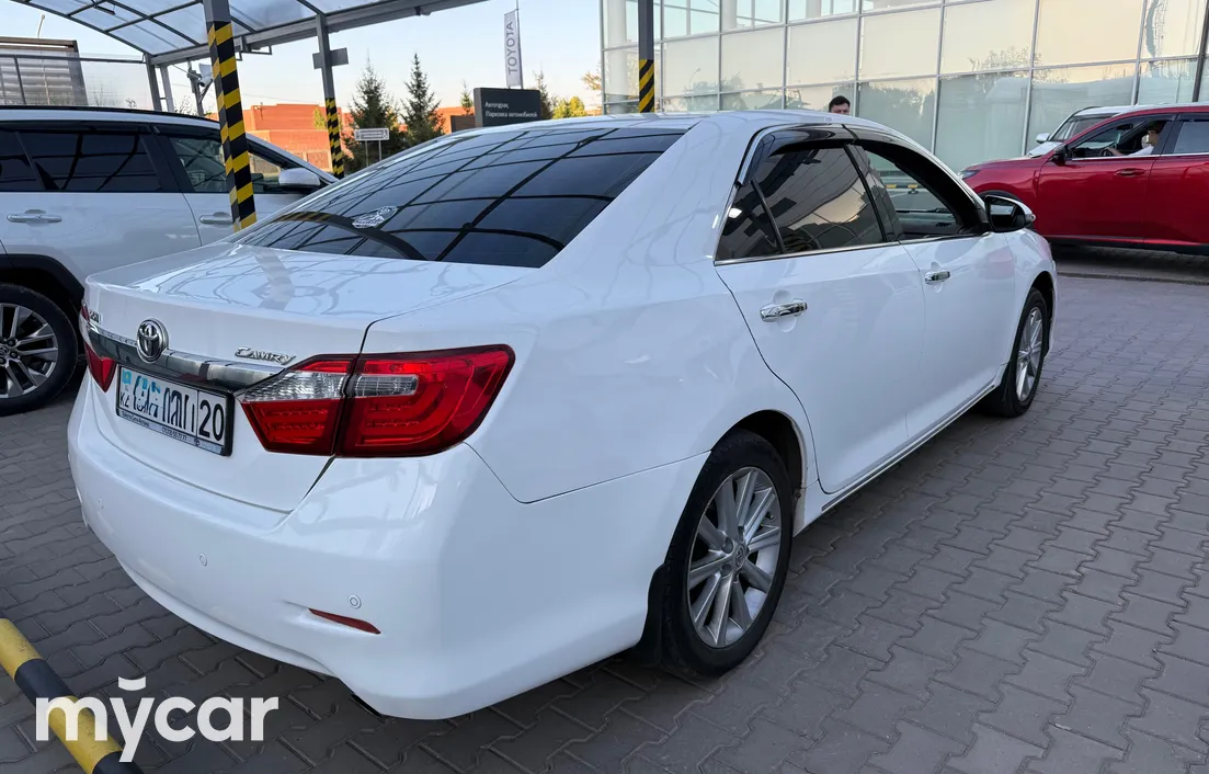 Toyota Camry 2014