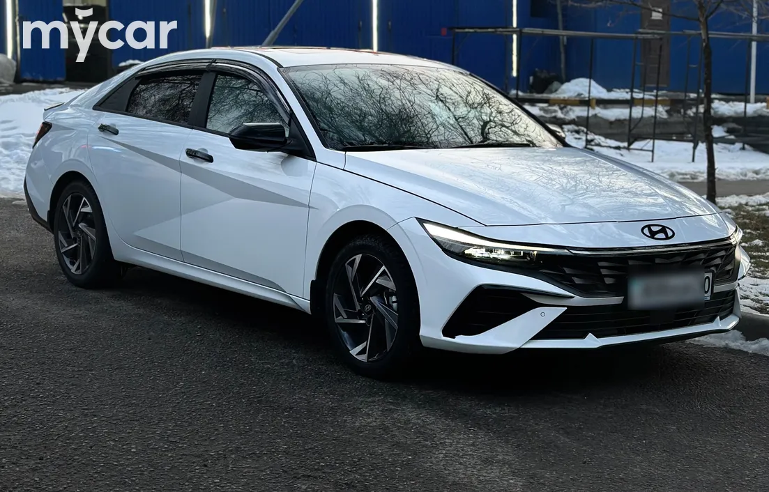 Hyundai Elantra 2024