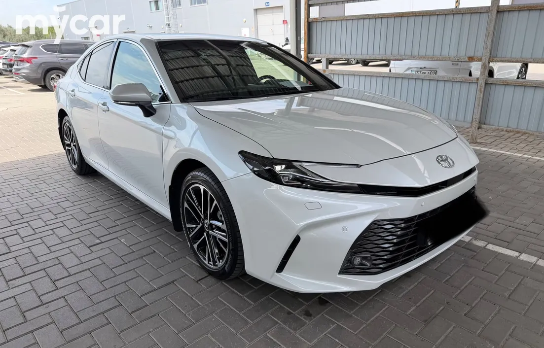 Toyota Camry 2025