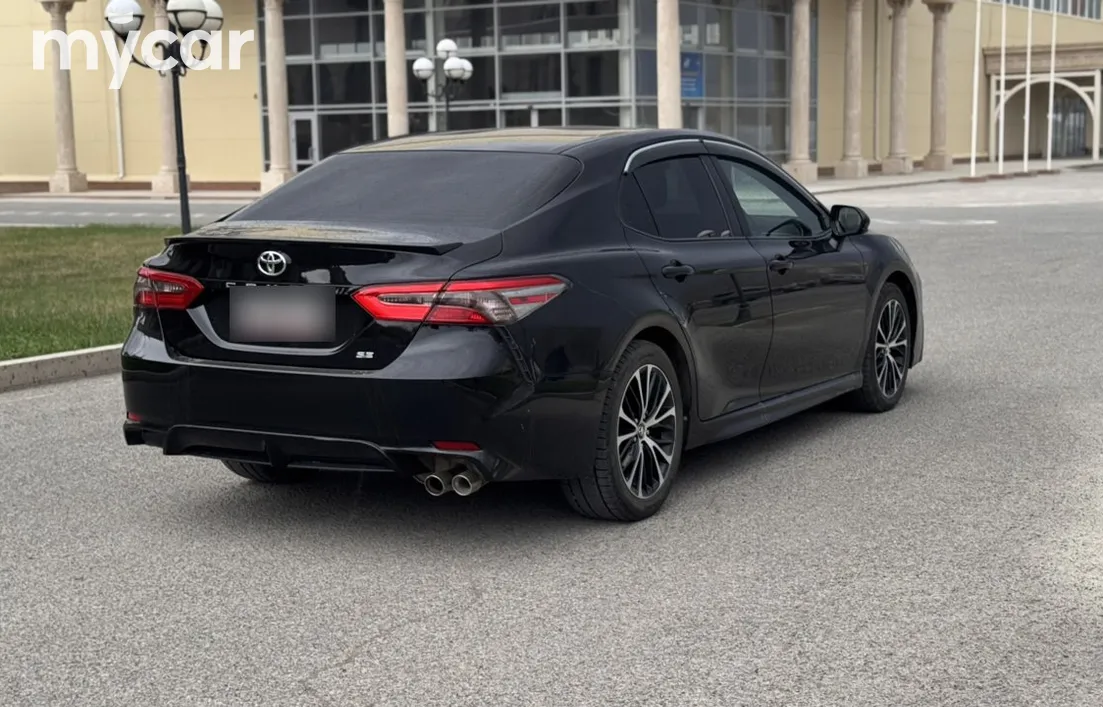 Toyota Camry 2018