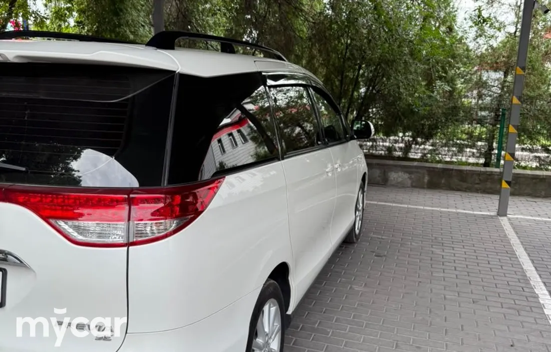 Toyota Previa 2019