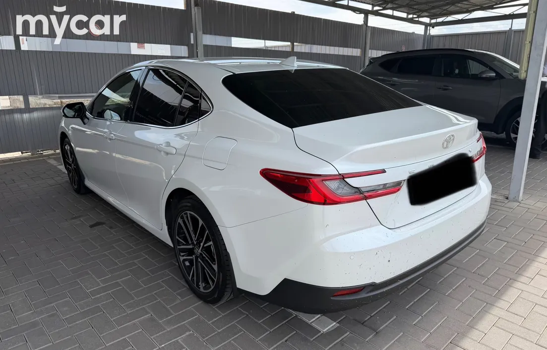 Toyota Camry 2025