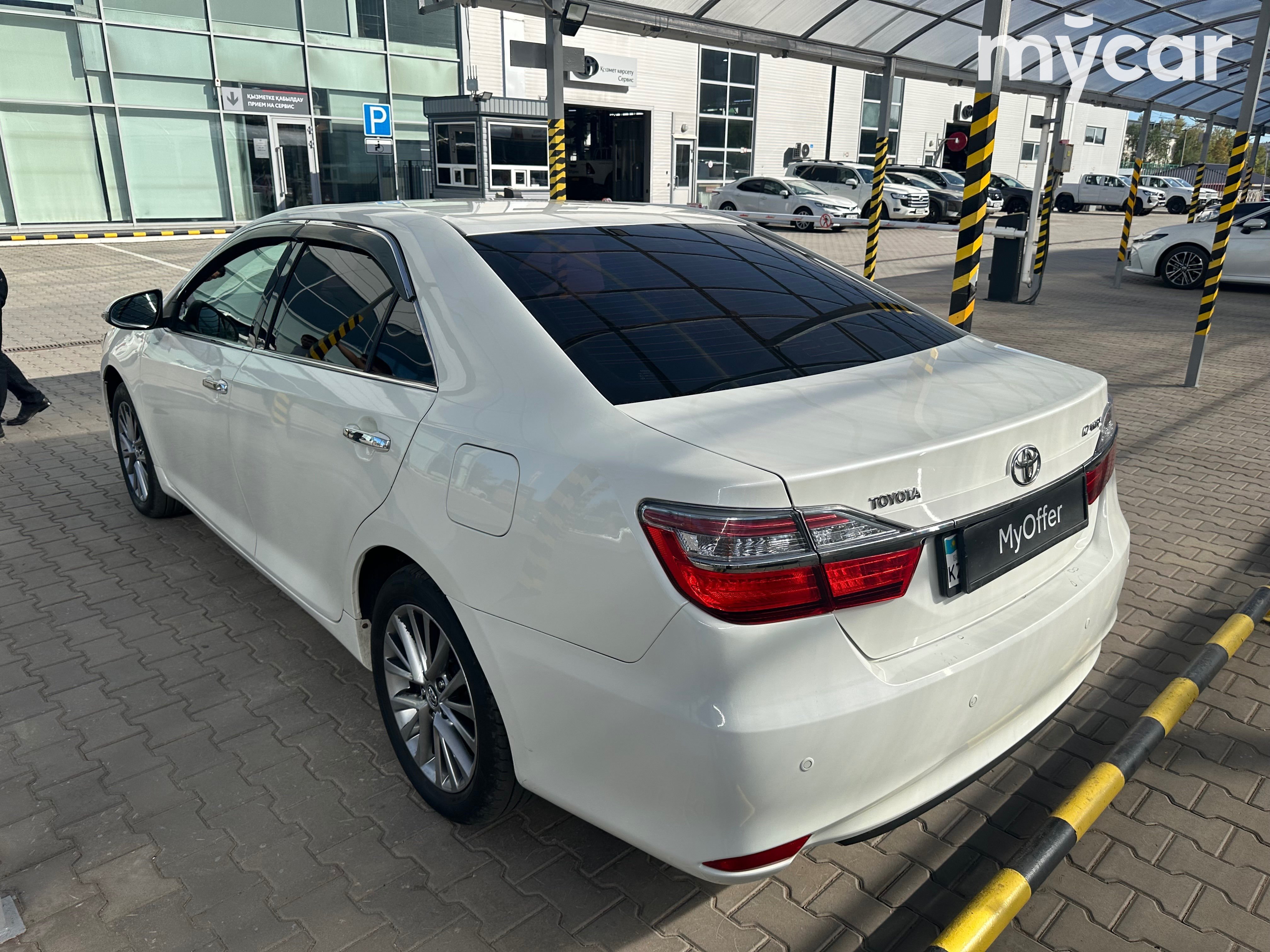 Toyota Camry 2016