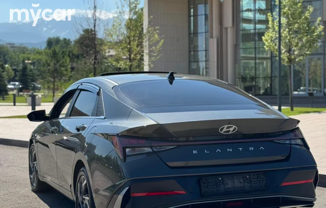 Hyundai Elantra 2023