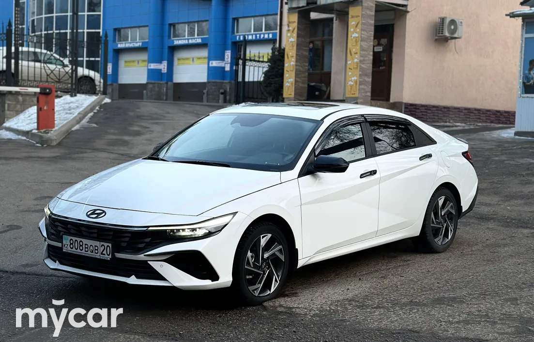 Hyundai Elantra 2024