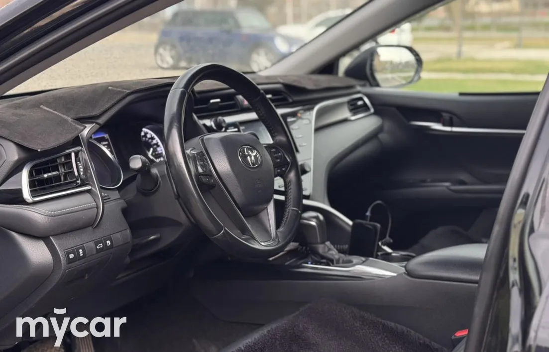 Toyota Camry 2018