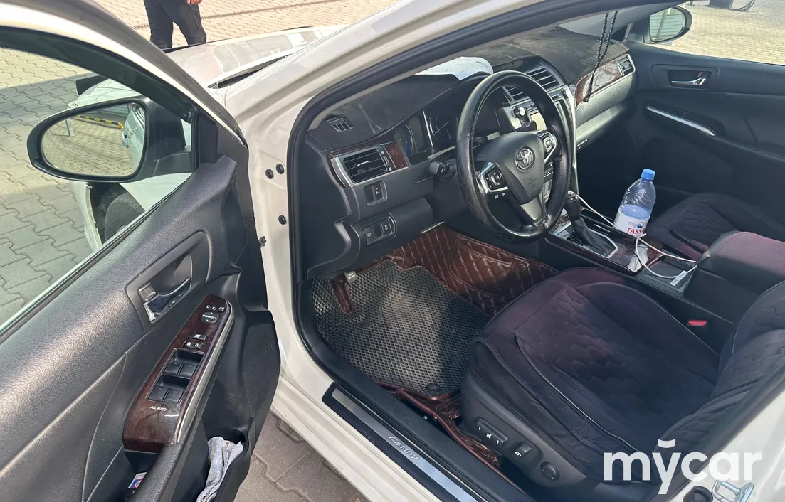 Toyota Camry 2016
