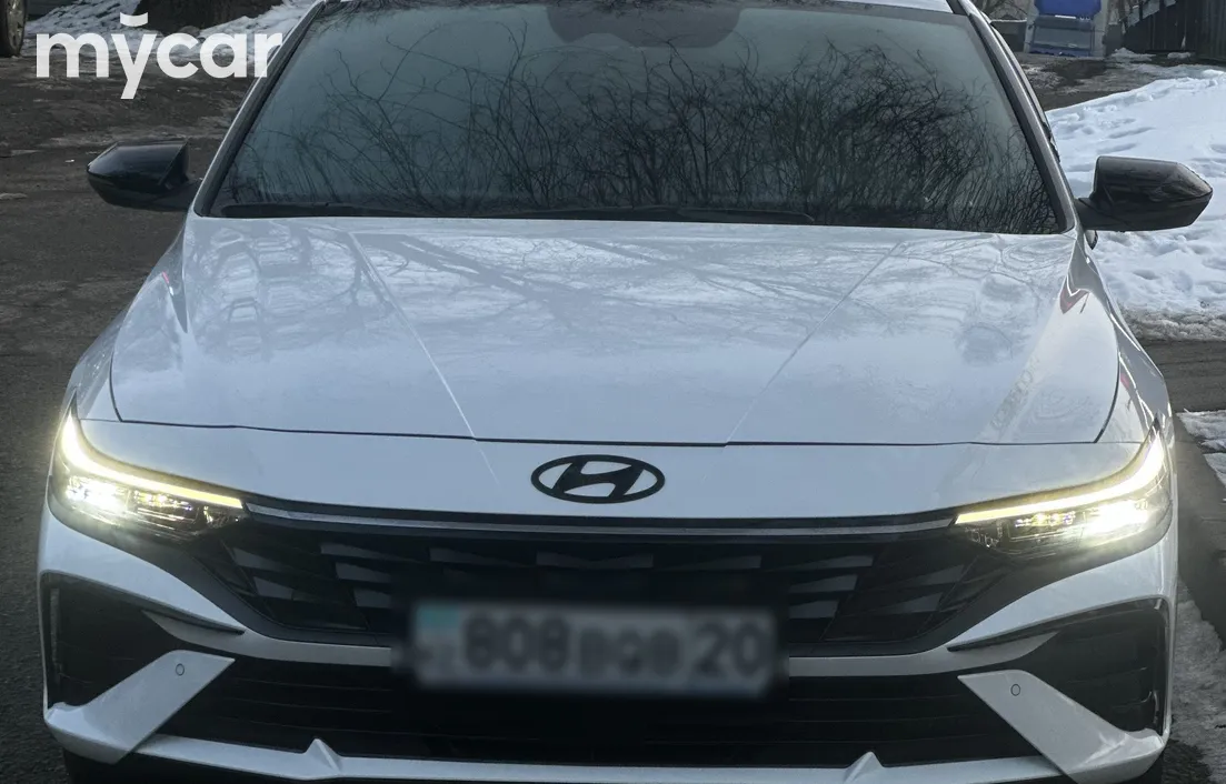 Hyundai Elantra 2024