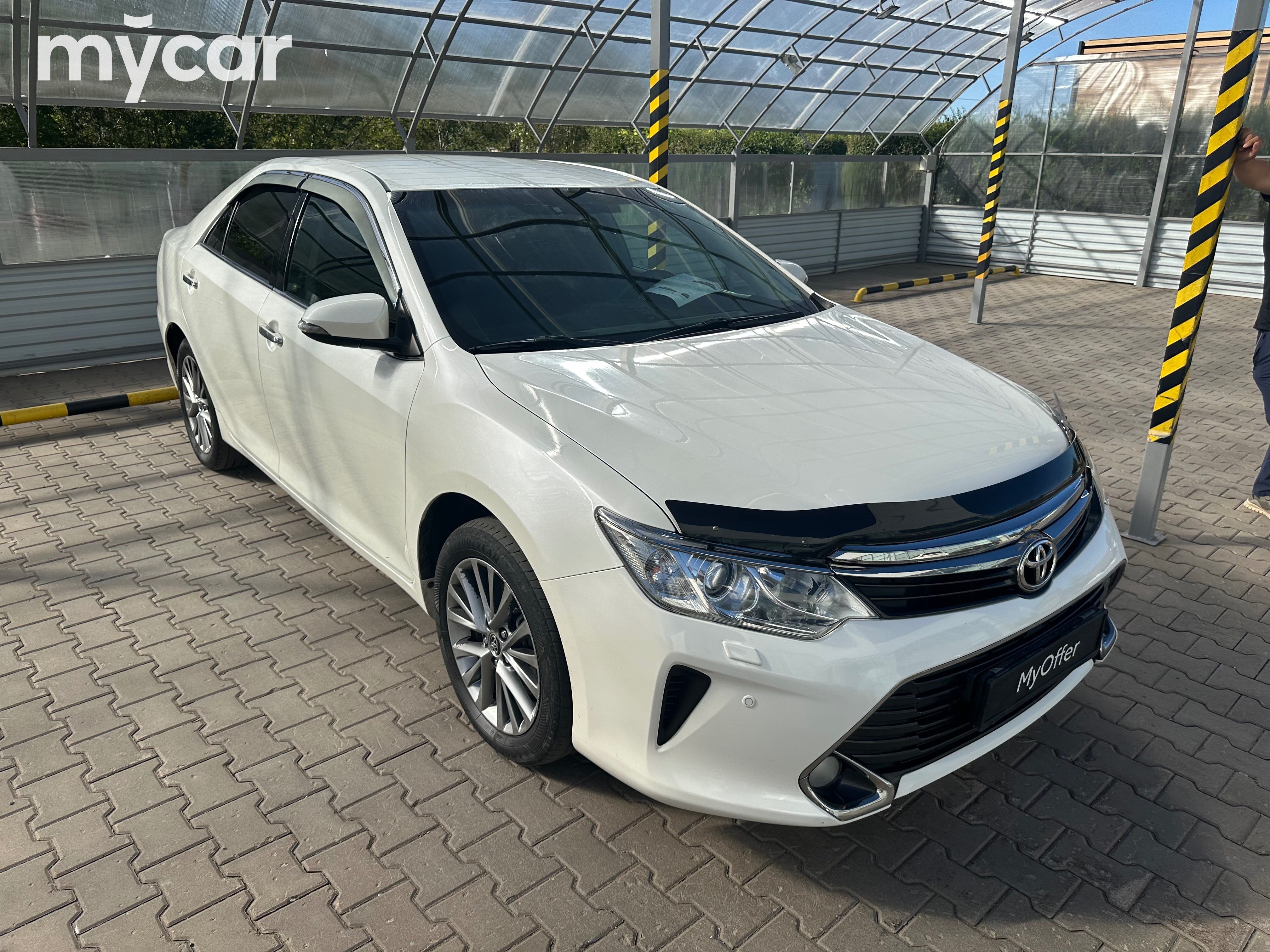 Toyota Camry 2016