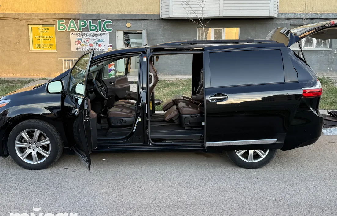 Toyota Sienna 2015
