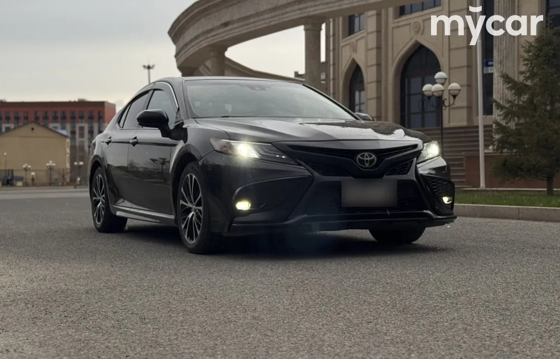 Toyota Camry 2018