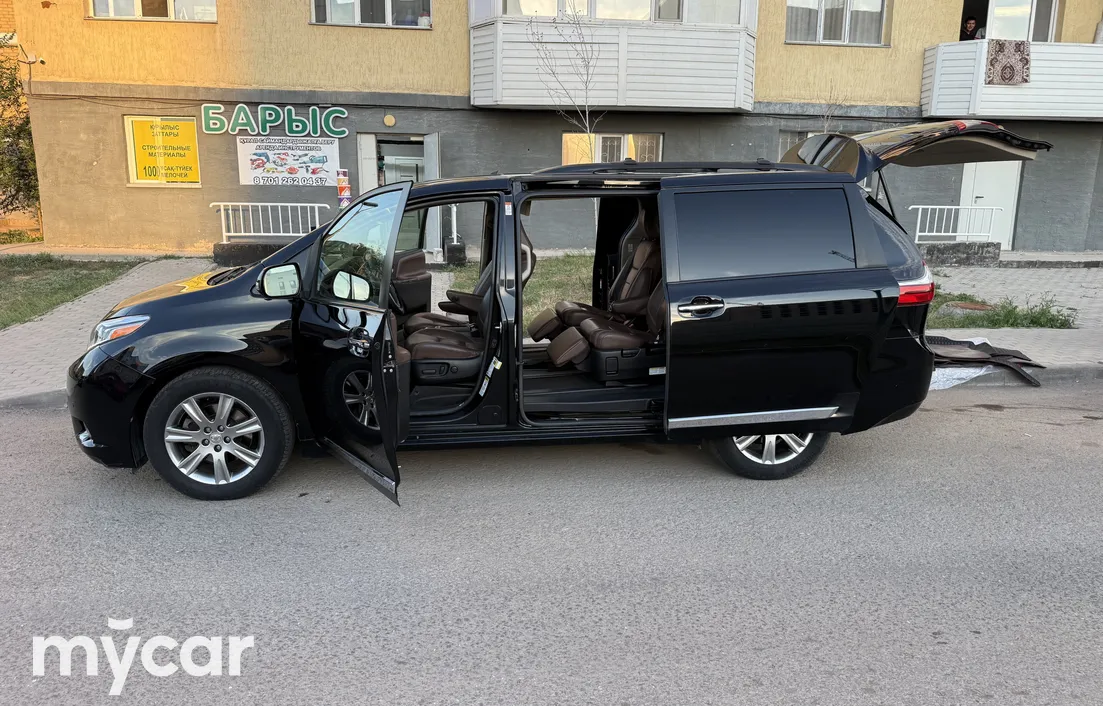 Toyota Sienna 2015
