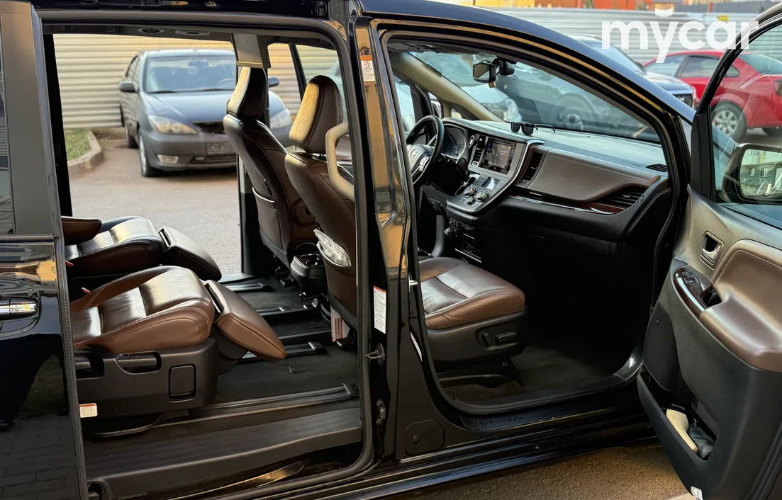 Toyota Sienna 2015