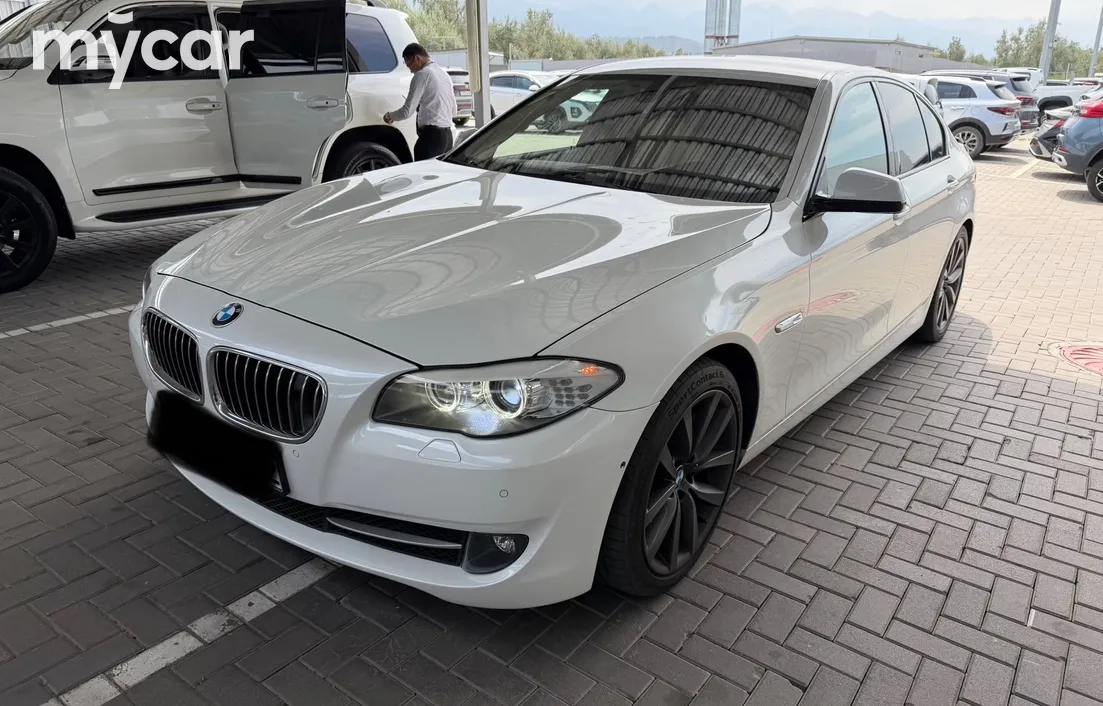 BMW 5 серия 2013