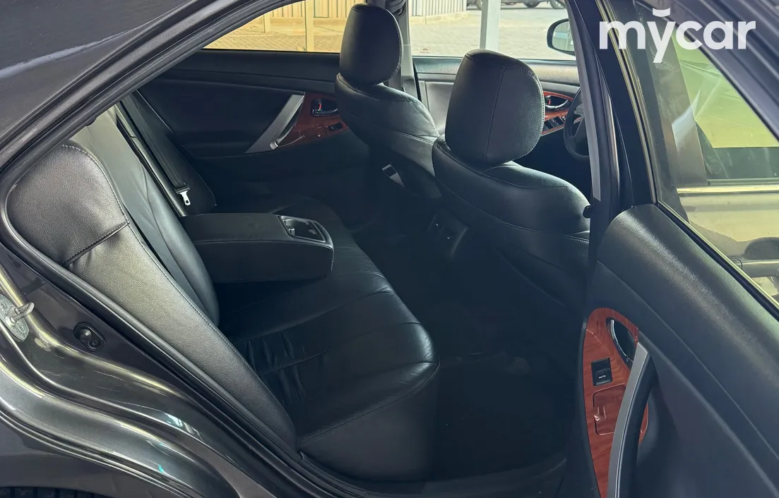 Toyota Camry 2011