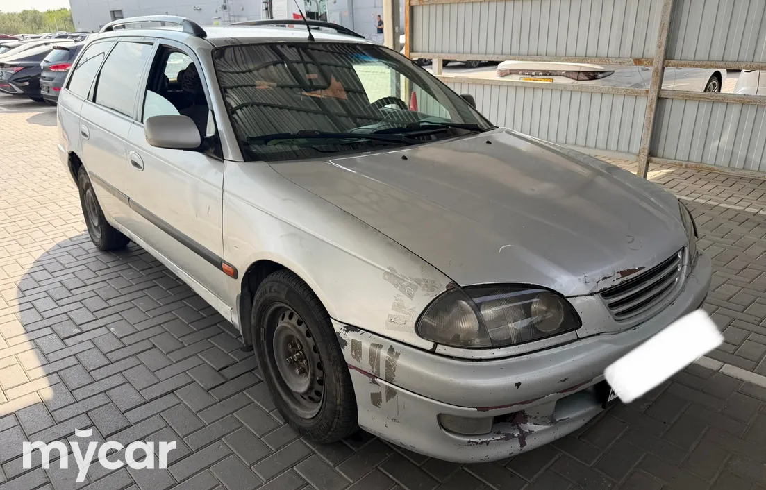 Toyota Avensis 2000