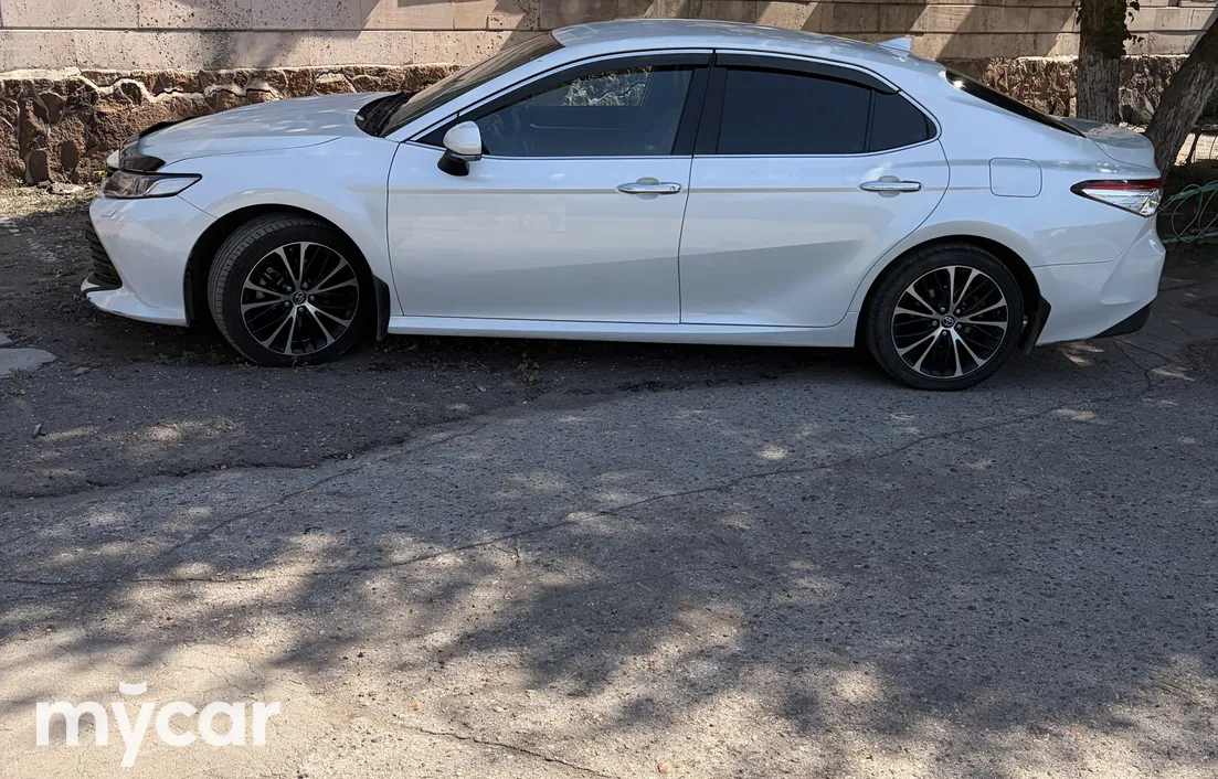Toyota Camry 2019