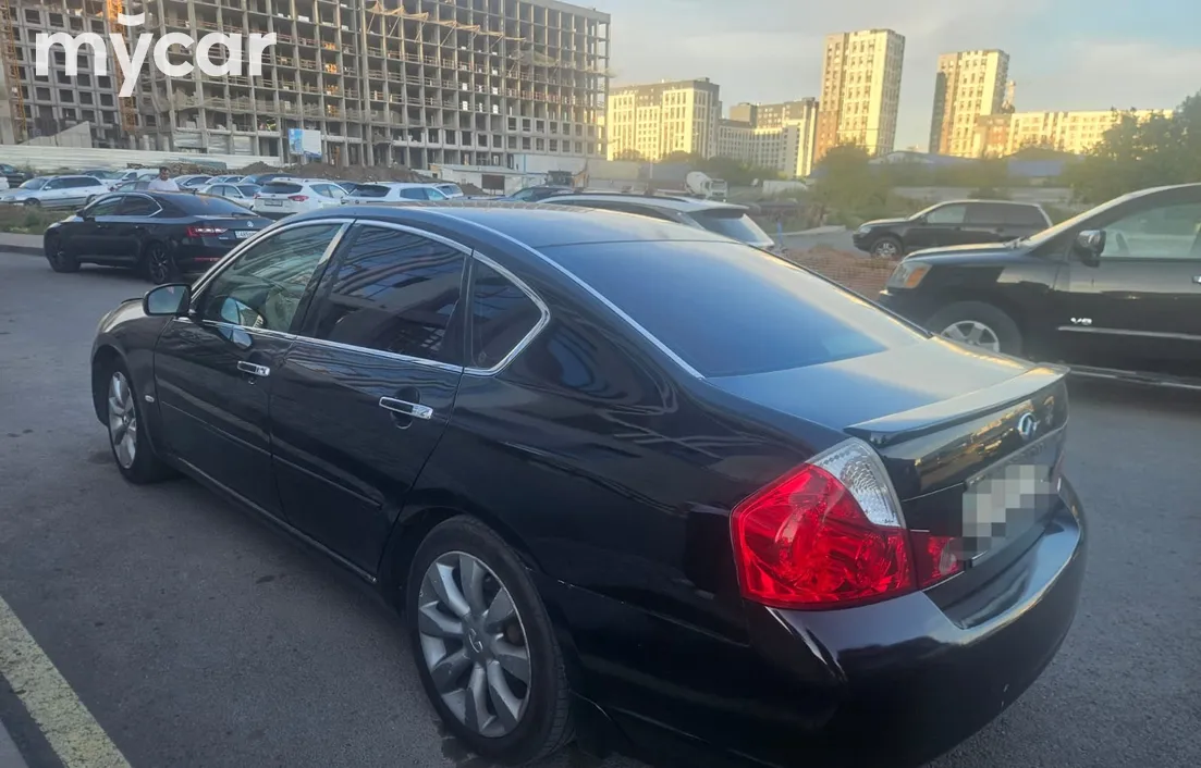 Infiniti M 2006