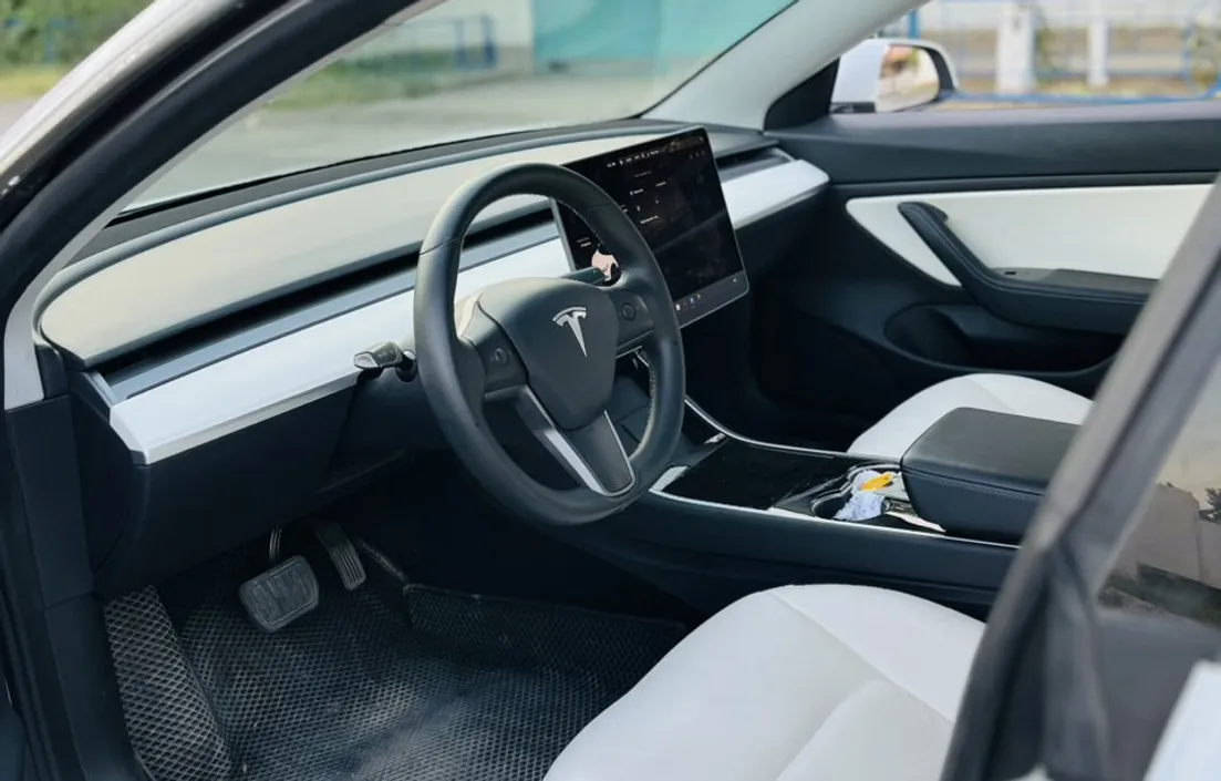 Tesla Model 3 2020