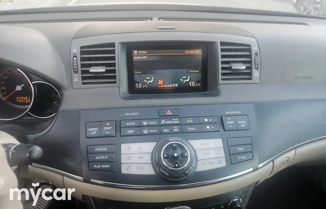 Infiniti M 2006
