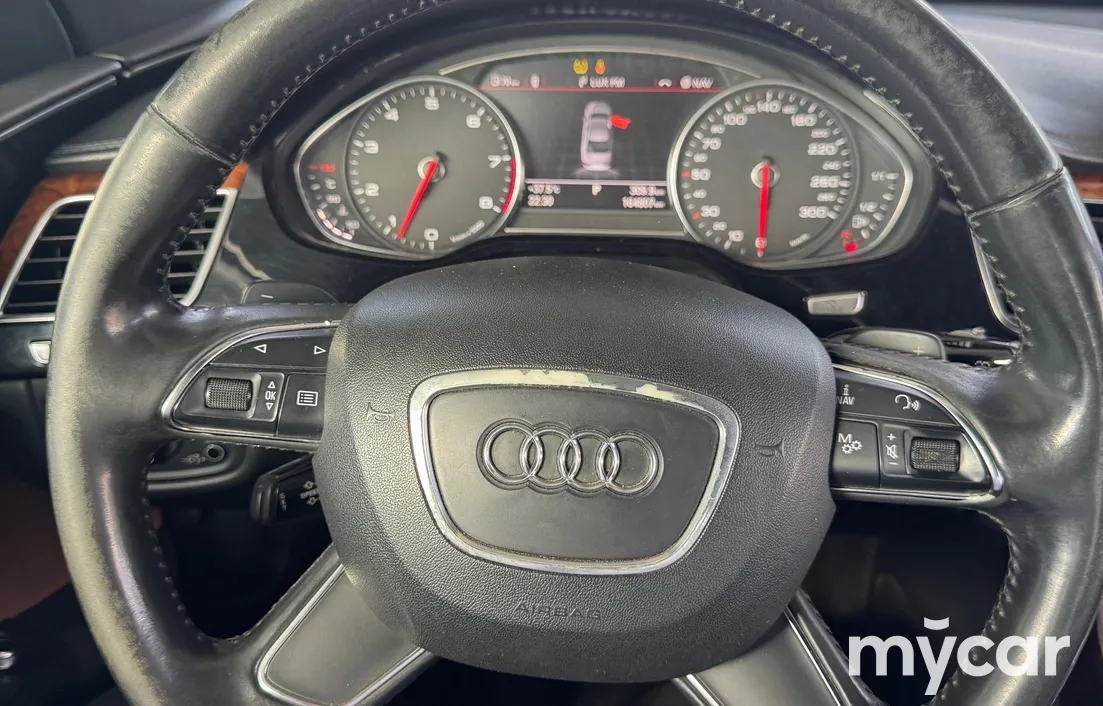 Audi A8 2011