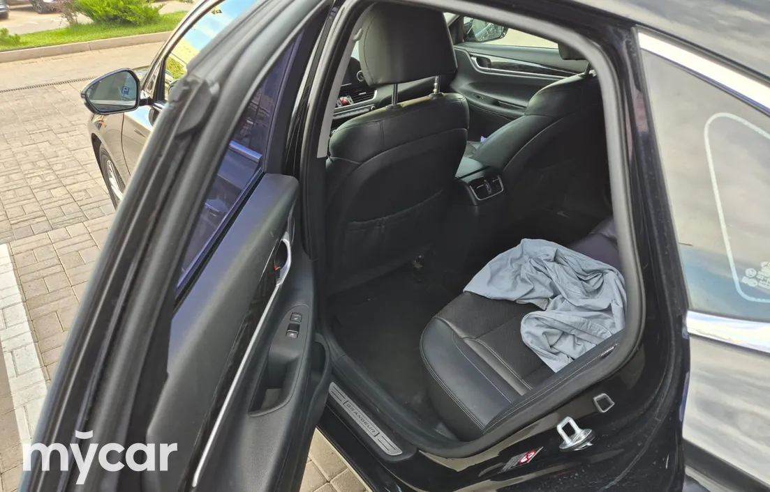Hyundai Grandeur 2016