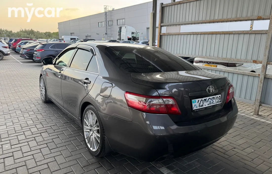 Toyota Camry 2011