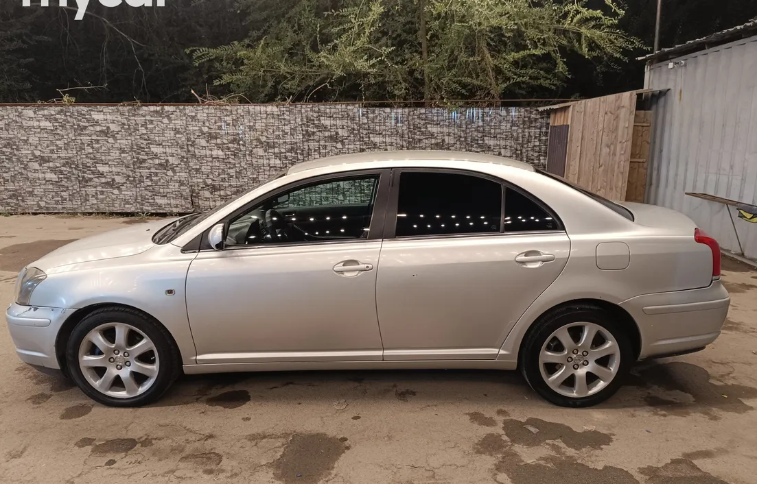 Toyota Avensis 2003