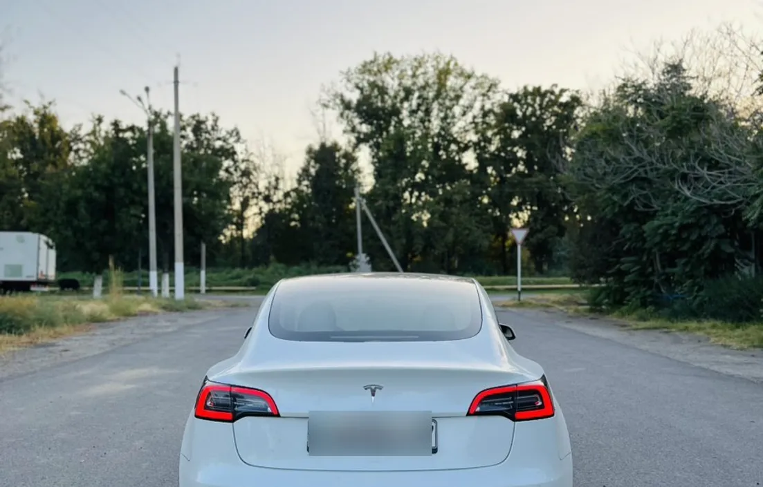 Tesla Model 3 2020
