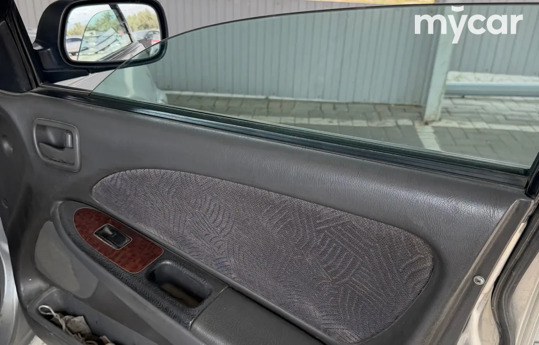 Toyota Avensis 2000