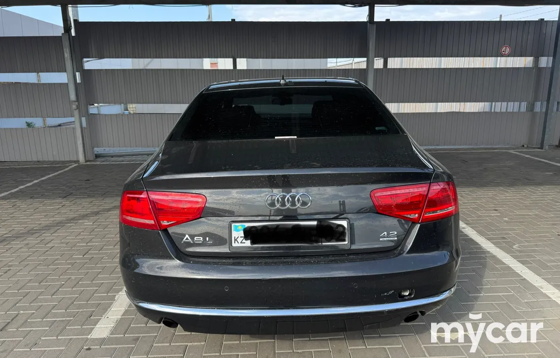 Audi A8 2011