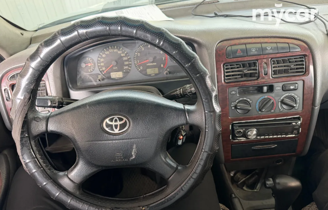 Toyota Avensis 2000